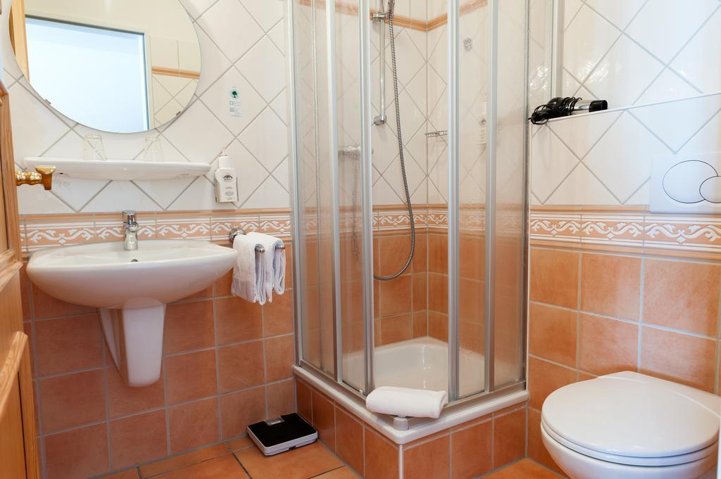 Zum Kuhhirten Hotel 3*